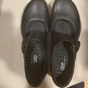 Brand new Clark shoes size 11 medium